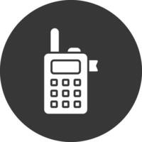 icono de glifo de walkie talkie invertido vector