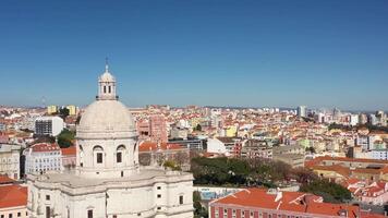 zangão cenas do aéreo Visão do Lisboa centro da cidade verão dia. video