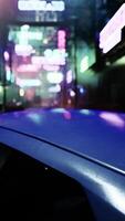 prachtig neon tekens toevoegen aantrekkingskracht en glitter naar de straten van deze Aziatisch stad video