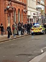 Londres 04 01 2024 un foto de un crimen escena. ladrón es detenido por policía en richmond alto calle.