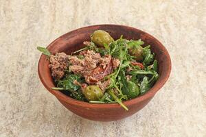 Salad with tuna and rucola photo