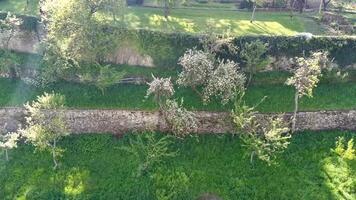 drone en volant plus de val de briey, meurthe-et-moselle, aérien vue de le remparts video