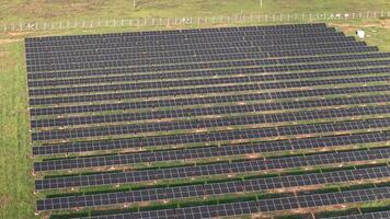 solar energía planta en rural zona foto