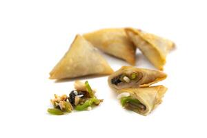 Samosa, Kebbeh, Bulgur, Chicken, Spring roll, Pies, Grape photo