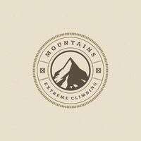 montañas logo emblema ilustración. vector