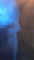 4k abstrakt de-fokussiert Blau lila Licht Leck Gradient Hintergrund Schleife zum Overlay auf Ihre Projekt. Konzept Animation zum kreativ Luxus Schönheit minimalistisch Lichtleck Overlay bewirken Element Vorlagen video