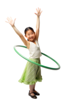 asiático niña jugando hula aro. png