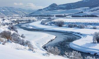 invierno mundo maravilloso, un río fluido en medio de cubierto de nieve picos foto