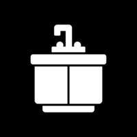 cocina lavabo glifo invertido icono diseño vector