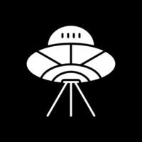 extraterrestre astronave glifo invertido icono diseño vector