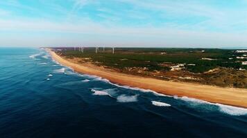 famoso playa de nazaré en Portugal video