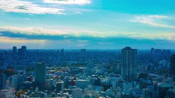 en Timelapse av stadsbild i tokyo hög vinkel bred skott video