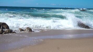 playa mar olas video