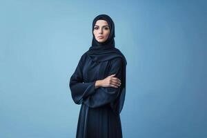 ai generado joven árabe asiático musulmán mujer en abaya hijab estudio retrato. foto