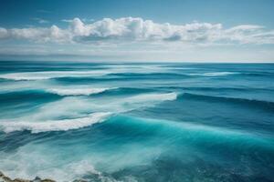 un hermosa azul Oceano con olas y nubes foto