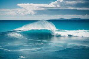 un ver de el Oceano desde encima con olas foto