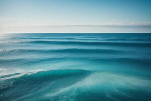 un ver de el Oceano desde encima con olas foto