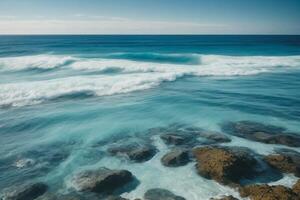 azul Oceano olas y Dom rayos en el Oceano foto