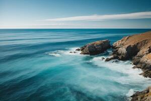 azul Oceano olas y Dom rayos en el Oceano foto