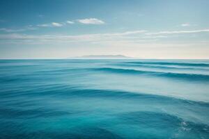 azul Oceano olas y Dom rayos en el Oceano foto