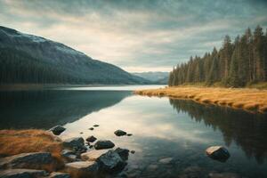 un hermosa lago rodeado por arboles y rocas foto