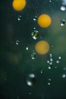 gotas de lluvia en un calle en el ciudad a noche foto