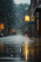 gotas de lluvia en el la carretera a noche foto