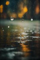 gotas de lluvia en el la carretera a noche foto