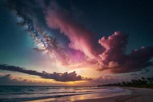 un vistoso Tormentoso cielo terminado el Oceano y arena foto