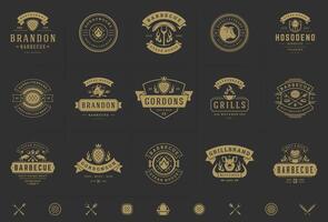 parrilla y parilla logos conjunto ilustración filete casa o restaurante menú insignias con barbacoa comida siluetas vector