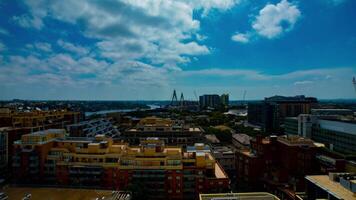 en Timelapse av panorama- stadsbild på de stadens centrum i sydney hög vinkel bred skott zoom video