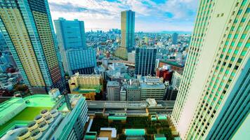 une laps de temps de Autoroute à le Urbain ville dans tokyo large coup inclinaison video