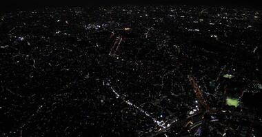 une aérien vue de nuit paysage urbain dans tokyo video