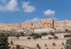 ver de el dorado portón o portón de misericordia en el lado este de el templo montar de el antiguo ciudad de Jerusalén, Israel. alto calidad foto