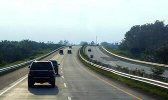 tráfico fluir en el Peaje la carretera foto