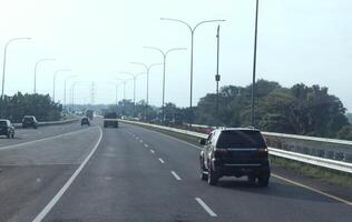 tráfico fluir en el Peaje la carretera foto