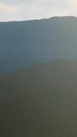 chaînes de montagnes dans la province d'uruzgan video