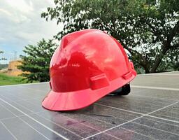 el plastico la seguridad casco aislado en panel surya antecedentes foto