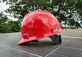 el plastico la seguridad casco aislado en panel surya antecedentes foto