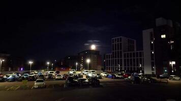 aérien vue de illuminé central Leicester ville de Angleterre uni Royaume. avril le 26, 2024 video