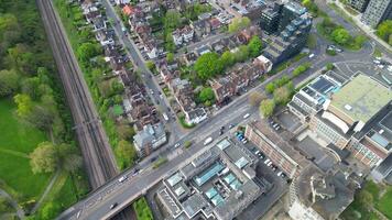 maravilloso alto ángulo ver de central Oeste croydon Londres ciudad de Inglaterra Reino Unido. abril 24, 2024 video