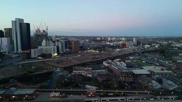 upplyst birmingham central stad av England Storbritannien på natt, Mars 30:e, 2024 video