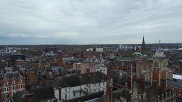 Antenne Aussicht von zentral Leicester Stadt von England vereinigt Königreich während wolkig und windig Tag. April 8., 2024 video