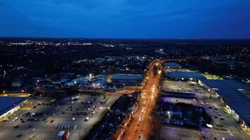 antenn natt antal fot av upplyst central cambridge stad av Cambridgeshire, England förenad rike. Mars 21:a, 2024 video