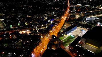 aereo notte Visualizza di illuminato storico Cambridge città centro di Cambridgeshire, Inghilterra unito regno. marzo 21, 2024 video