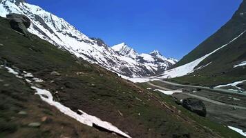 Montagne route dans Tibet, drone métrage video