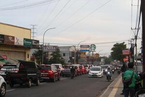 Tasikmalaya, West Java, Indonesia. April 06 2024. - Photo of traffic jams ahead of the Eid al-Fitr homecoming