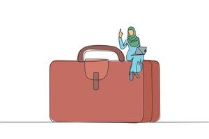 continuo uno línea dibujo árabe mujer de negocios sentado en gigante maletín levantamiento uno mano en el otro mano participación ordenador portátil computadora. hacer un negocio viaje a lograr el objetivo. soltero línea dibujar vector