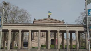 il alte galleria nazionale vecchio nazionale galleria case dipinti e sculture a partire dal il 19 secolo Berlino, Germania video