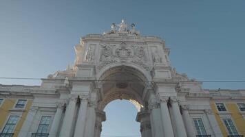 Lissabon, Portugal - de triomfantelijk boog van praktisch Doen comercio arco da rua Augusta praktisch Doen comercio video